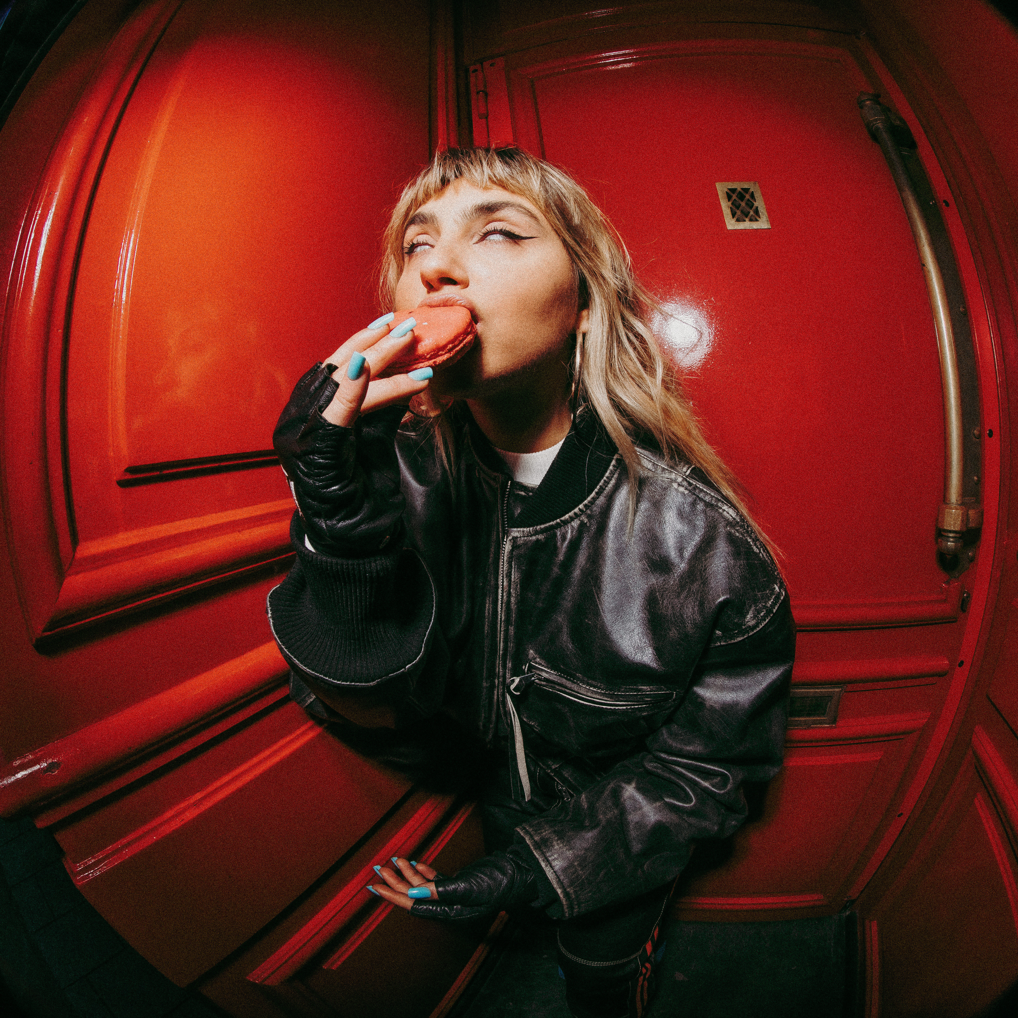 Liv Del Estal Une Si Longue Nuit LIV DEL ESTAL - VELVET COLISEUM